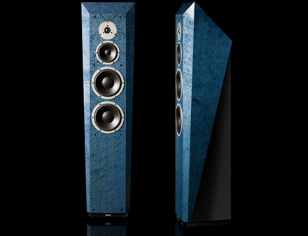 Die letzten 30 Paare des Dynaudio Jubiläums-Lautsprecher Sapphire sind nun in einer speziellen Oberflächen-Variante in Klavierlack Blau erhältlich.