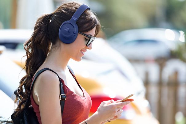 JBL erweitert die Tune-Serie, vier neue Modelle mit ANC und Spatial Sound.
