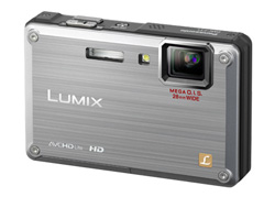 Die Lumix DMC-FT1 übersteht Stürze aus 1,5 Meter Höhe.