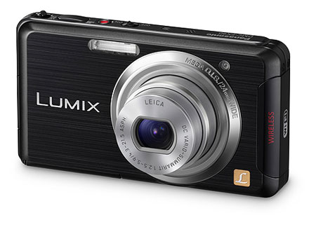 Die Lumix DMC-FX90 von Panasonic verfügt über eine kabellose Wi-Fi-Schnittstelle zur einfachen Bild-Kommunikation 