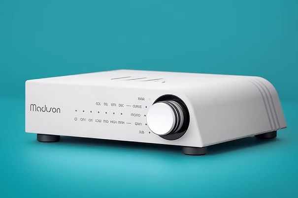 Die Madison Phono von Wattson Audio kennt mehr als eine Entzerrkurve. Wer alte Decca- oder Columbia-Pressungen hat, darf aufhorchen.