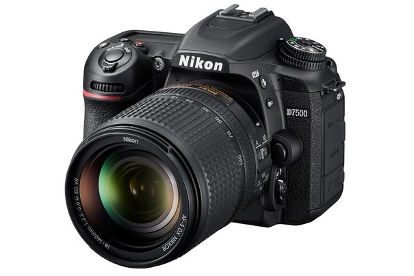 Nikon-DX-Format-Spiegelreflexkamera D7500: Das neue kompakte Kraftpaket für Fotografen mit Passion.