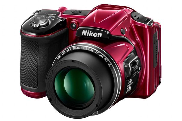 Die Coolpix L830 wird ebenso wie die L29 mit handelsüblichen Batterien der Grösse AA betrieben, die überall problemlos erhältlich sind