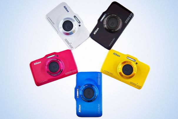 Die Nikon Coolpix S31 in verschiedenen Farben