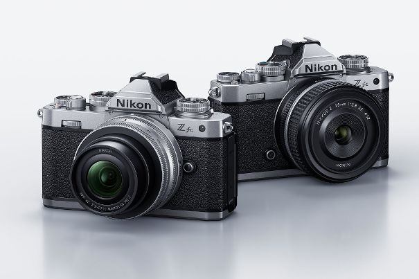Perfekte Ergänzung zur Nikon Z fc: Ein Zoomobjektiv und eine Festbrennweite im passenden Design.
