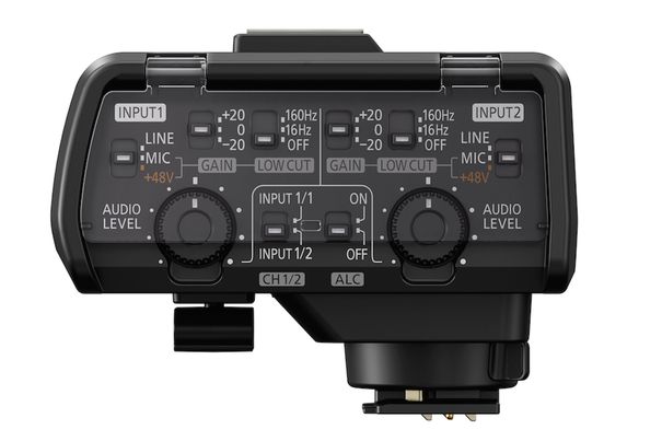 Professionelle Tonaufnahmen: Der optional erhältliche Mikrofonadapter Panasonic DMW-XLR1 ermöglicht den Anschluss für XLR-Mikrofone.