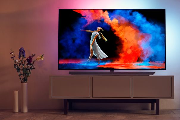 Modell 65OLED973: Das Philips-Flaggschiff bei Bild, Ton und Design.