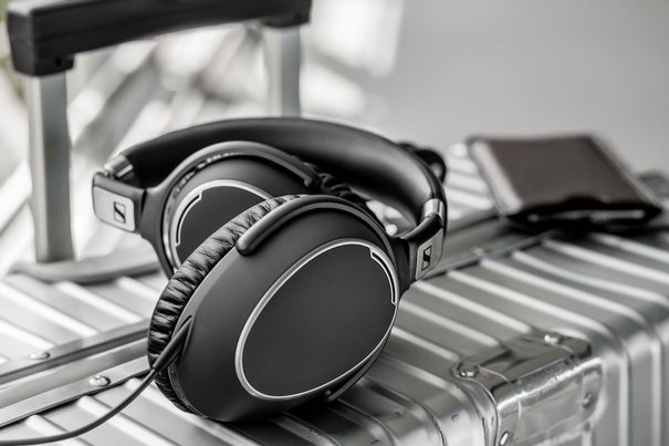 Neu und mit Kabel: Der Sennheiser PXC 480