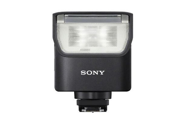 Portable Sonne: Passend zur neuen Alpha 7C bringt Sony mit dem HVL-F28RM ein kompaktes, staub- und feuchtigkeitsbeständiges Blitzgerät.