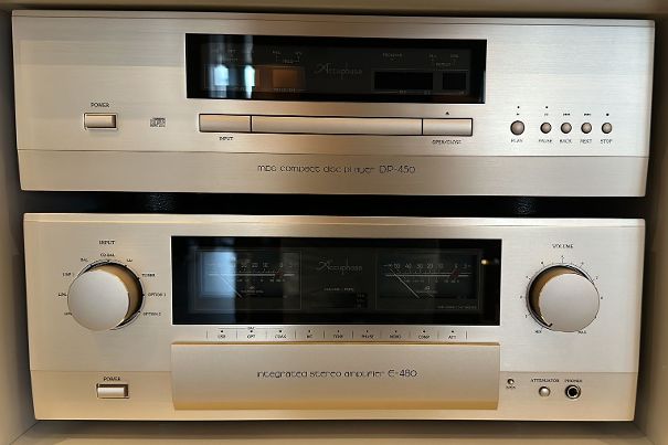 Accuphase CD-Player DP-450 und Accuphase-Vollverstärker E-480.