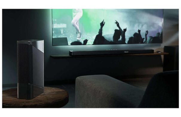 Die Philips Fidelio B97 Soundbar kommt mit abnehmbaren, aufladbaren Wireless-Surroundboxen.