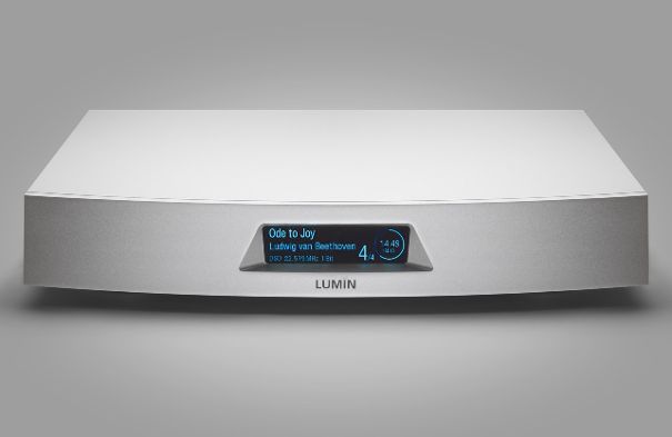 Der Lumin T3 ist ein kombinierter Streamer mit integriertem DAC und verlustfreier Lautstärkeregelung. Optisch gefällt er mit wunderbarem Oberflächen-Finish und massiver, gerundeter Gerätefront.