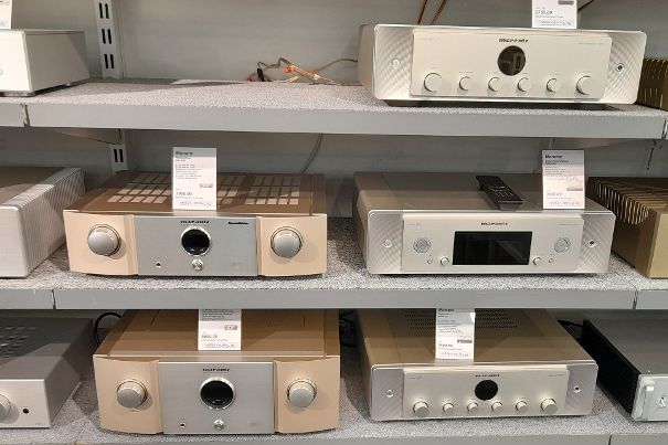 Das Sortiment ist so umfangreich wie nirgendwo sonst in der Schweiz. So findet man in Brugg auch das praktisch komplette Verstärker-Line-up von Marantz.