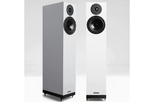 Die A7.2 ist das Flaggschiff der A-Serie. Kernstück der Neuerungen ist auch hier der 27-Millimeter-Kalottenhochtöner. Mit vier Ausführungen bietet die A7.2 viele optische Anpassungsmöglichkeiten an den Wohnraum.