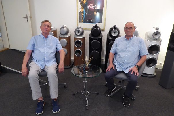 Karl Struchtrup und Cedrik Sörensen von HiFi Studio Sulzer führen Lumin-Produkte im eigenen Hörraum gerne in verschiedenen Anlagen-Konfigurationen vor.