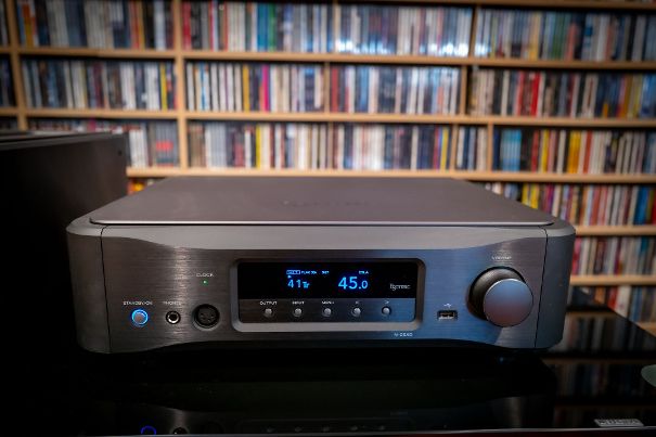 Der kongeniale Audioplayer Esoteric N-05-XD. Er vereint Streaming, DA-Wandler und Vorverstärker.