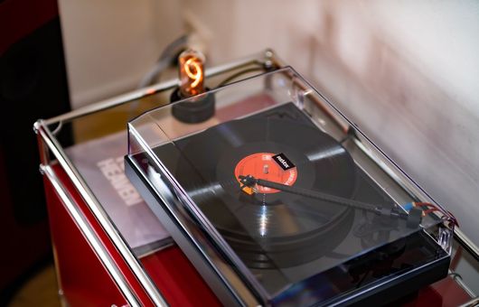 Test des Revox Studiomaster T700 Turntable