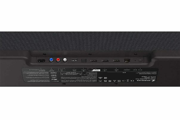 Von links: Stromanschluss, Subwoofer-Ausgang Cinch, Analogeingänge Cinch, USB, Toslink (optisch), HDMI ARC, 2 x HDMI, Netzwerk, Reset-Taste und Setup-Taste.