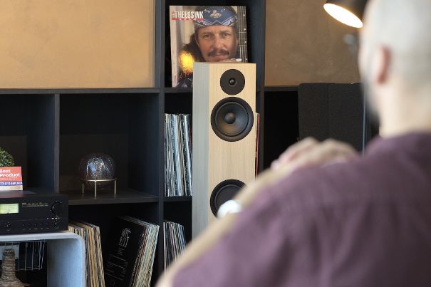 Wie man gerne Musik hört, ist Geschmackssache. Lieber die volle Wucht oder doch zum Entspannen?