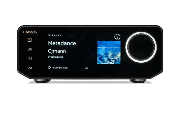 Mit der Menü-Option «ausblenden» lässt sich das aus Distanz gut lesbare Display nach ca. einer Minute automatisch ausblenden. Nähert man sich dem Gerät, blendet sich das Display von selbst wieder ein, und ebenfalls beim Benutzen der Fernbedienung.