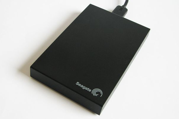 Alle drei kleinen USB Festplatten (hier die 1 TB Seagate) funktionierten tadellos für die Aufnahme.