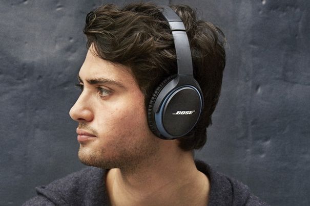 Der SoundLink AE2 ist nicht gerade billig, bietet dafür eine sorgfältige Verarbeitung mit langlebigen Materialien, wie glasfaserverstärktem Nylon und korrosionsbeständigem Edelstahl. 