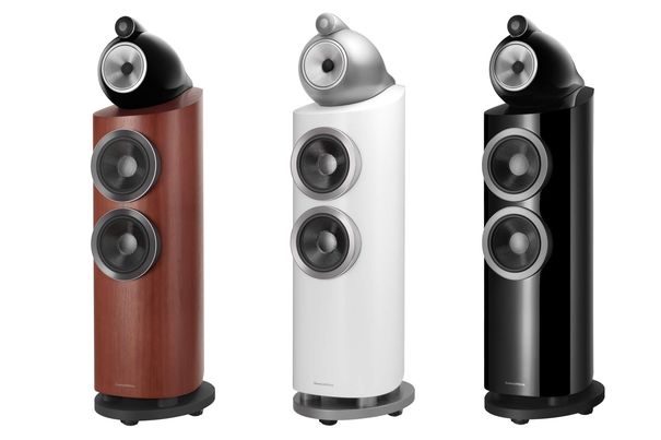 Die in Black, White und Rosenut erhältliche 803 D3 von Bowers&Wilkins gehört zu einer 7 Lautsprecher umfassenden Serie der dritten Generation.