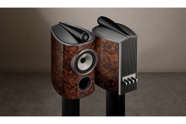 «A class of it's own»: Die 805 D4 Signature von Bowers & Wilkins zeigen eine unvergleichliche Verarbeitung und Klangkultur. Letztere konnte Model 50 von Marantz erstaunlich gut ausloten.