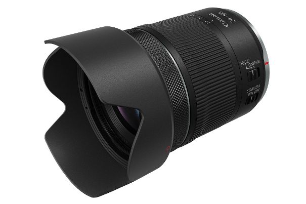 Doppelt belegt: Der geriffelte Ring ganz vorne am neuen Canon-RF-Objektiv 24–105 mm F4-7.1 IS STM ist zwischen Schärfe- und Steuerring umschaltbar.