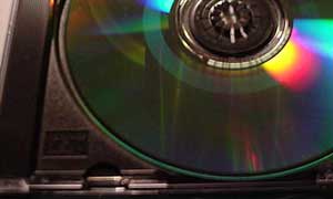 Am blaugrauen Ring ist zu erkennen, dass etwa 10 Minuten Musik auf diese CD-R gebrannt worden sind.