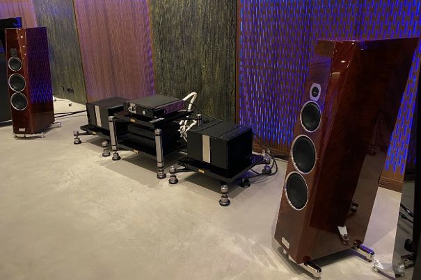 Das Test-Set-up im edlen Showroom der Alesca Audio Fidelity in Fehraltorf.