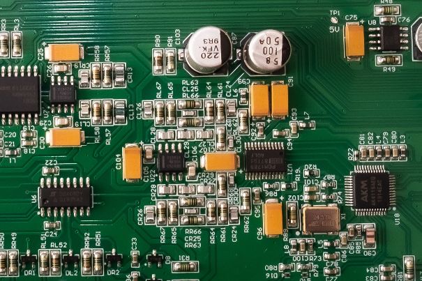 Der integrierte DAC ist in SMD-Bauweise auf der Hauptplatine untergebracht. Diese Lösung erlaubt kürzeste Signalwege und quasi verlustfreien Signaltransport.