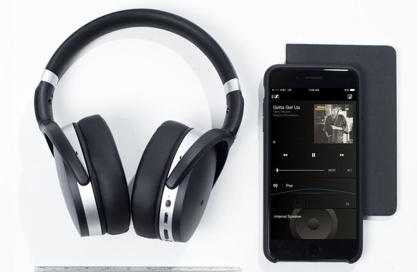 Zum Sennheiser HD 4.50 BTNC bietet sich die App Captune an. Sie bringt diverse Features, unter anderem einen sehr brauchbaren Equalizer, mit dem man praktisch jedes Klangbild, von dunkel-bassfreudig bis hell-aggressiv einstellen kann.