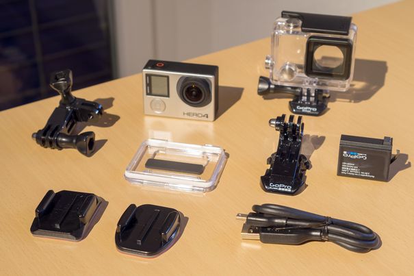 Lieferumfang der GoPro Hero4 Black.