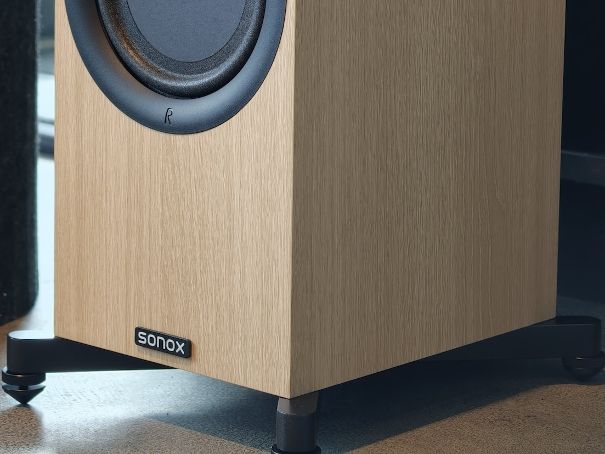 Solide Spikes auf hartem Boden, die Q110 stehen ruhig und fest