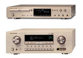 DVD-Spieler mit Tonvarianten: Stereo 96 kHz/24 Bit, Dolby Digital und DTS. AV-Receiver mit denselben Tonvarianten wie der DVD-Spieler und fünf kräftigen Endstufen (unten).