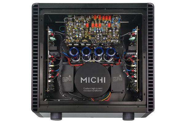 Wie im Lehrbuch: Der Innenaufbau des Michi X3 zeugt von durchdachtem Aufbau und hohem Materialaufwand.