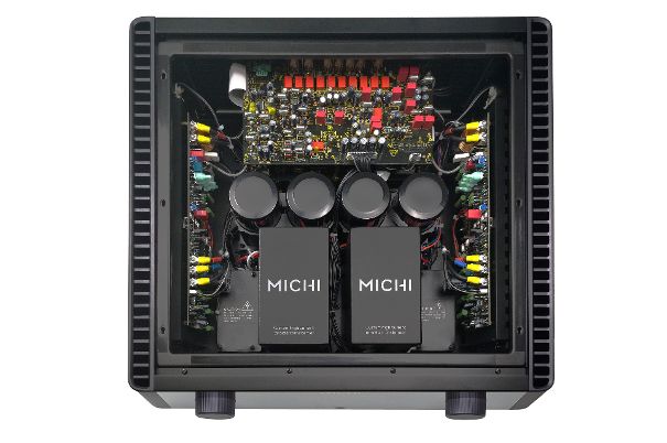 Aufbau wie im High-End-Bilderbuch: Das Innenleben des Michi X5 erfreut das Auge (nicht nur des Technikers).
