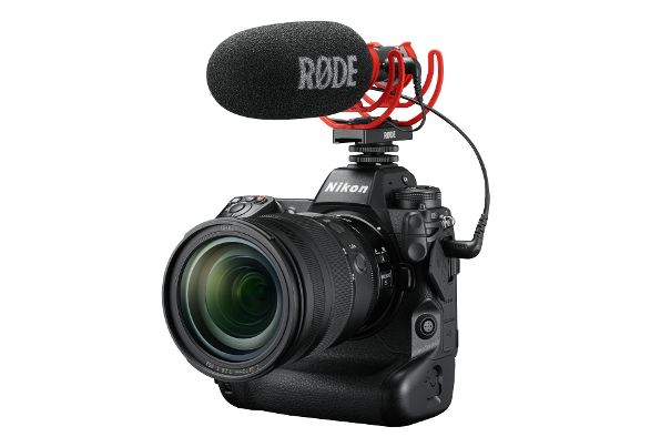 Bewegtbild und Ton: Die Nikon Z 9 mit angeschlossenem Rode-Mikrofon.