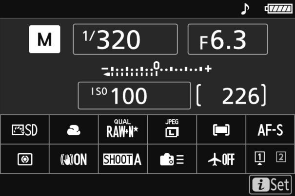 Für Draufdrücker: Das i-Menü der Nikon Z 8 zeigt auf dem Touchscreen auf einen Blick die wichtigsten Einstellungen.
