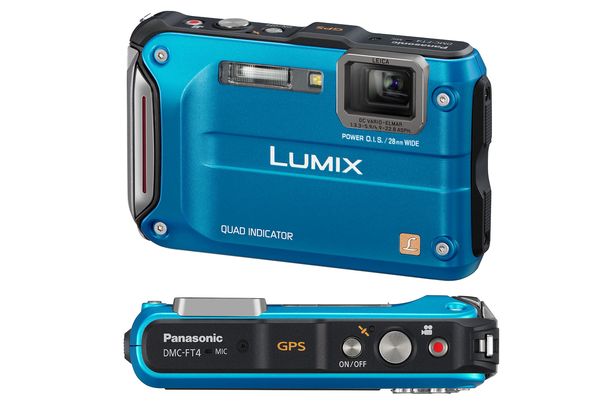 Die hier besprochenen wasserdichten Kompaktkameras sind alle relativ flach und ähnlich gebaut wie die hier abgebildete Panasonic Lumix FT4. Für alle Kameras gilt: Das Objektiv ragt selbst bei eingeschalteter Kamera nicht heraus.