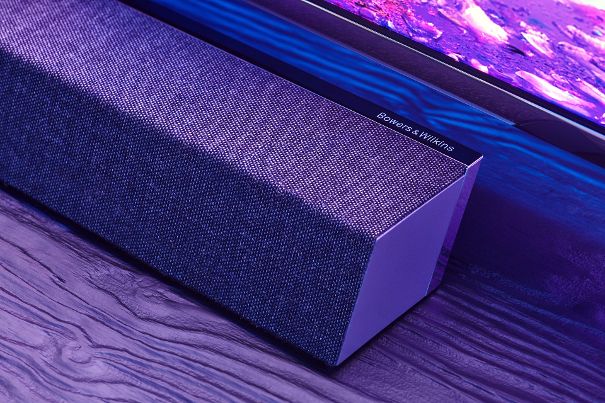 Die als externe Soundbar ausgelegte Tonabteilung macht auch vom Design her einen sehr guten Eindruck. Sie wertet den Fernseher optisch auf.