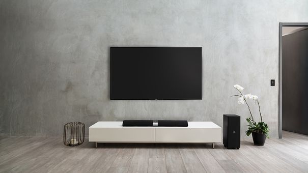 Chices Design: Die Philips Fidelio Soundbar B5 macht sich gut auf jedem Sideboard.