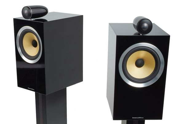 Bei den im Hörtest eingesetzten CM6 S2 von Bowers & Wilkins handelt es sich um audiophile Zweiweg-Monitore, die sich durch superbe Feinzeichnung und räumliche Transparenz auszeichnen. Das Paar kostet 2050 CHF.