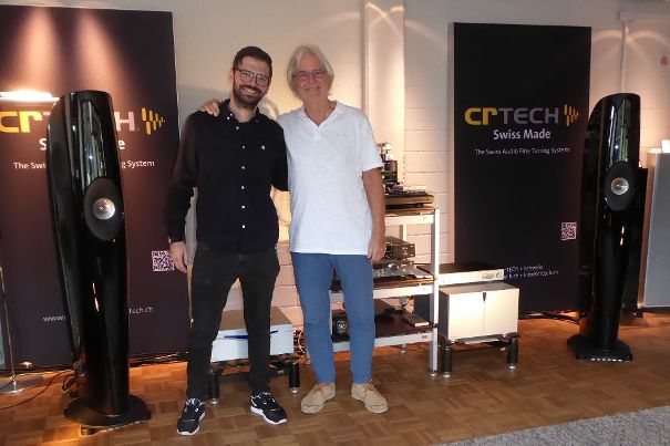 Wenn der Vater mit dem Sohne: Christian und Roland Rohrer sind zu Recht stolz auf das Ergebnis ihres crTech-Klangtunings, bezogen auf die legendäre KEF Blade.