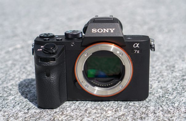 Sony A7II Systemkamera mit Vollformatsensor und 5-Achsen-Stabilisierung