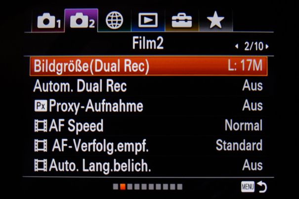 Scharfe Filme: Die Autofokus-Reaktion kann im Menü der Aufnahmesituation angepasst werden.