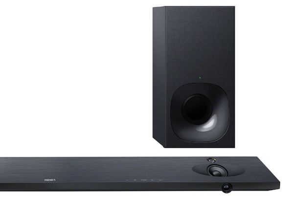 Sowohl die Soundbar wie auch der Subwoofer sehen recht technophil aus. Doch spielen sie nicht sehr linear – also highfidel – zum Konzert auf und machen im Heimkino eine deutlich bessere Figur.