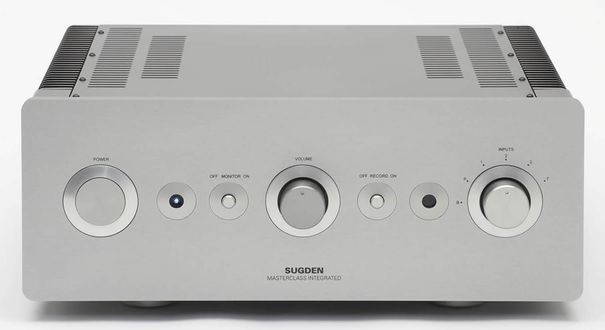 Der Sudgen Master Class IA 4 Vollverstärker mit 2 x 35 Watt Class A Leistung erwies sich als idealer Spielpartner für die Heil A.M.T Kithara.