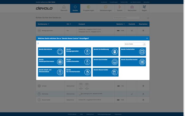 Das Hinzufügen von neuen Geräten ist simpel. Schritt-für-Schritt-Anweisungen sind mit integrierten Videos ergänzt.